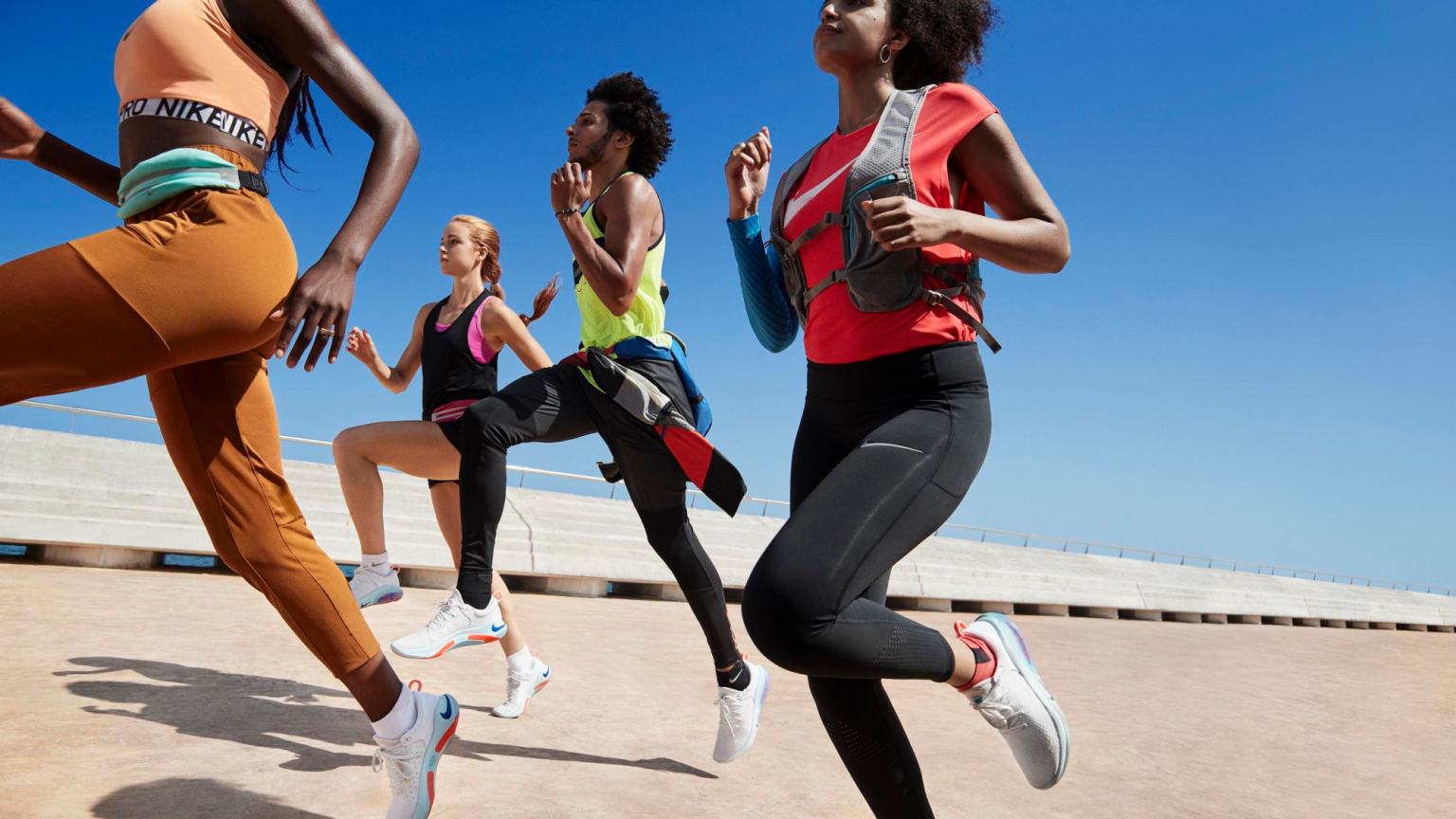 Run the content. Найк Running. Nike Running бег. Nike Running 2022. Nike campaign 2020.