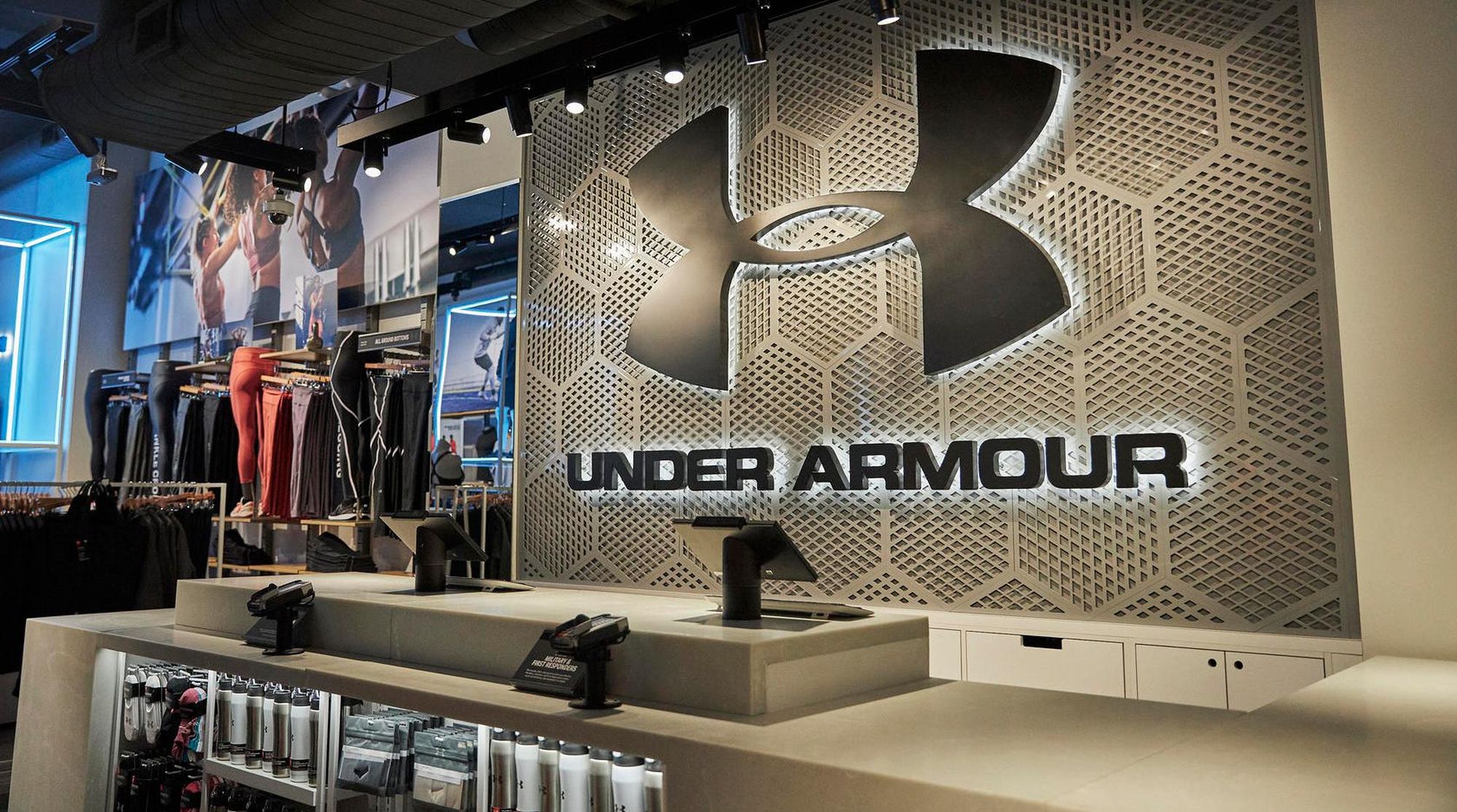 Из провинциального подвала — в Голливуд и космос: история бренда Under  Armour