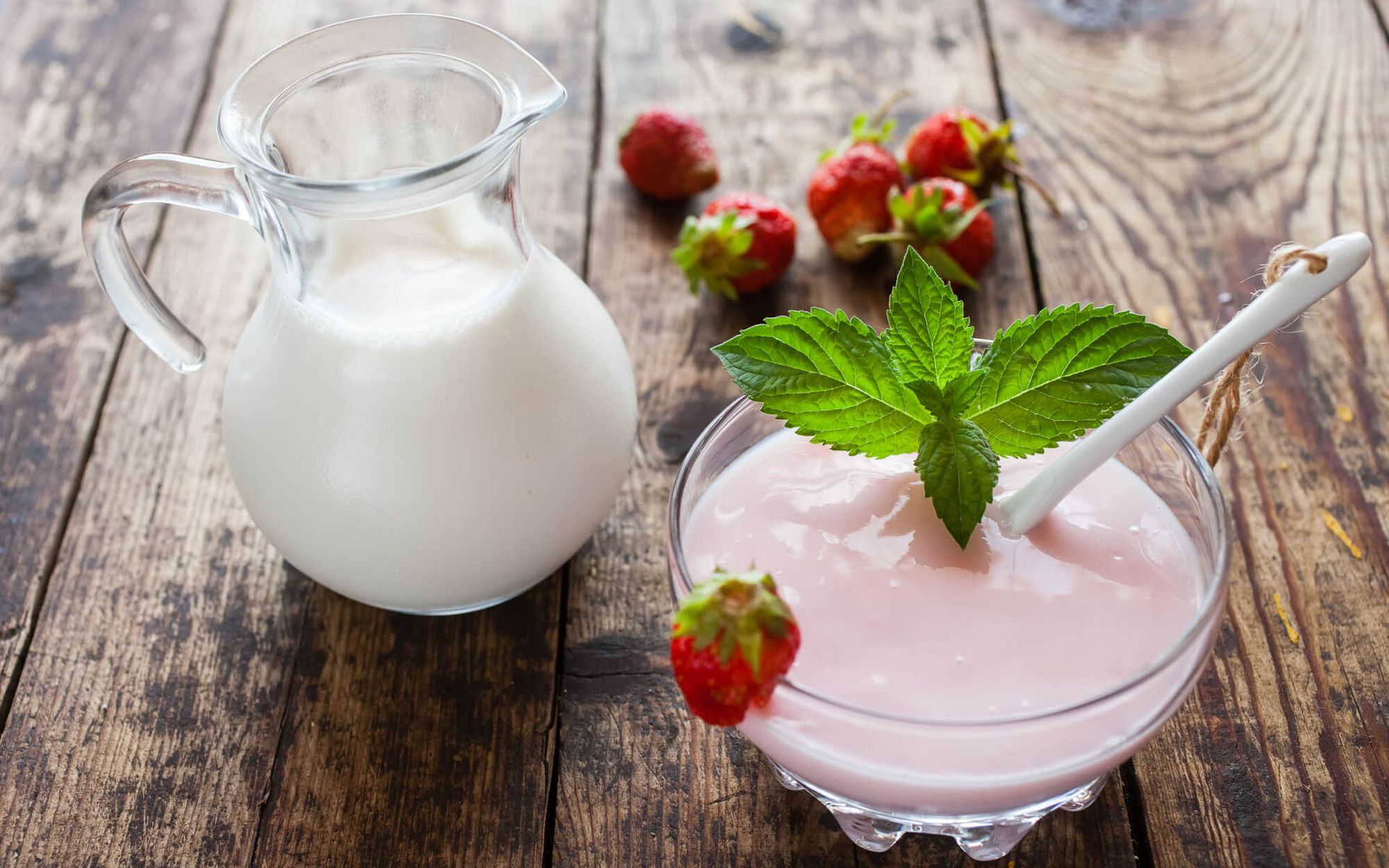 Йогурт или кефир: в чем разница для здоровья и что лучше для фигуры